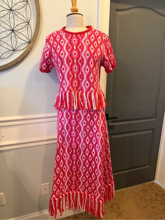 Hyacinth House Dresses & Skirts - Hyacinth House Tuckernuck Mabel Fringed Knit Skirt Set in Bright Pink Geometric